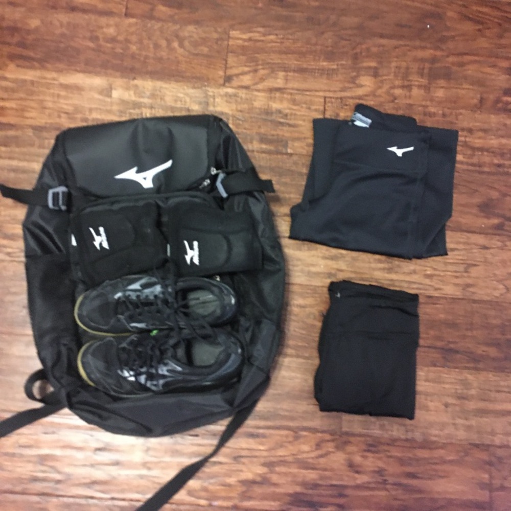 mizuno shoes, kneepads, pants, and backpack !